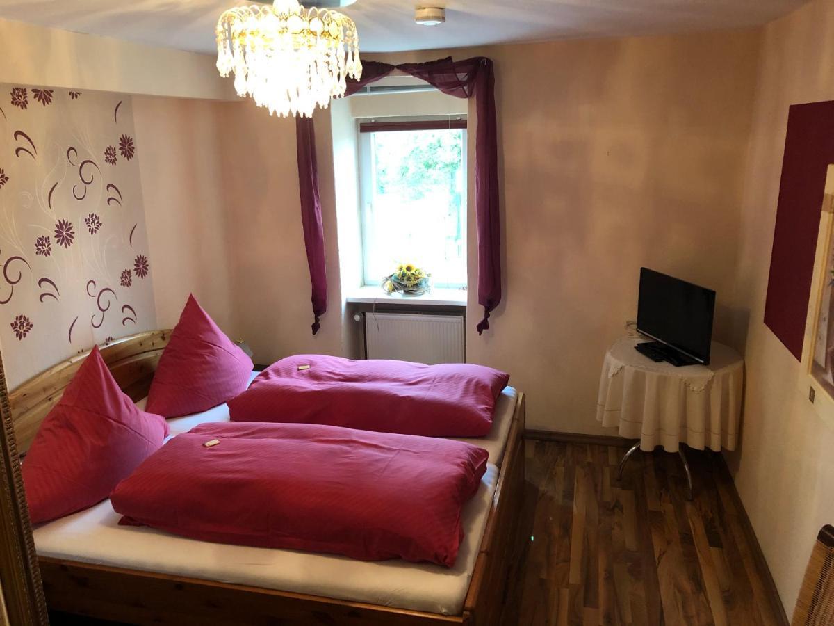 Hotel - Restaurant - Deutsches Haus Neuhutte Eksteriør billede
